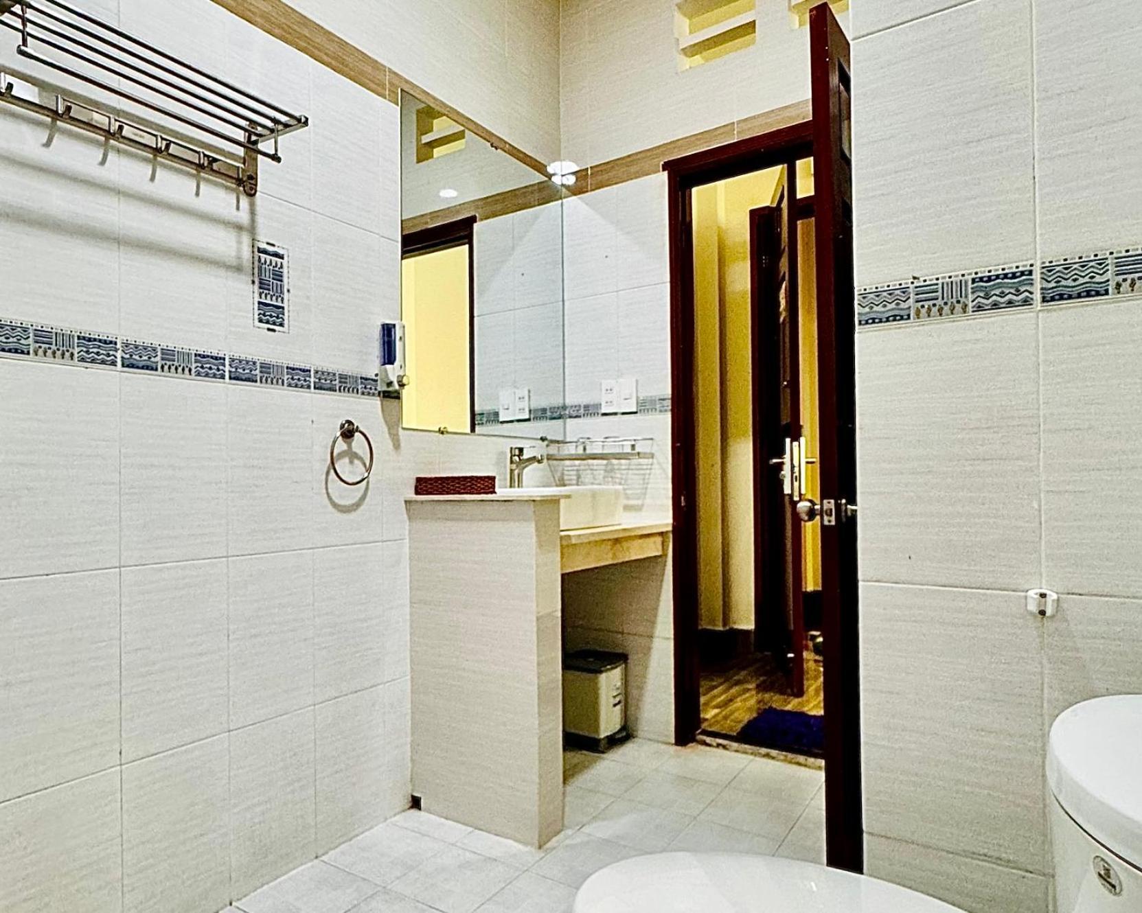 Duc Phuc Hotel *